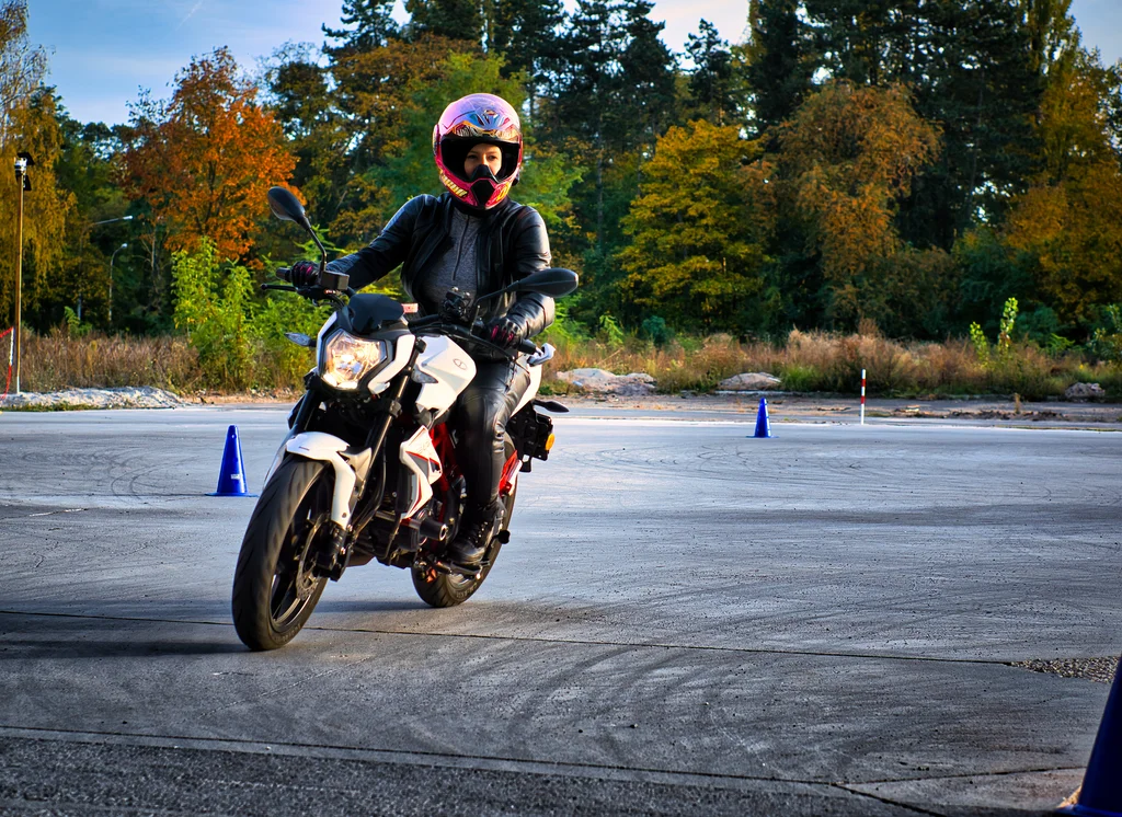 Pierwsze kroki na motocyklu 125 cm³ - zdjęcie 5