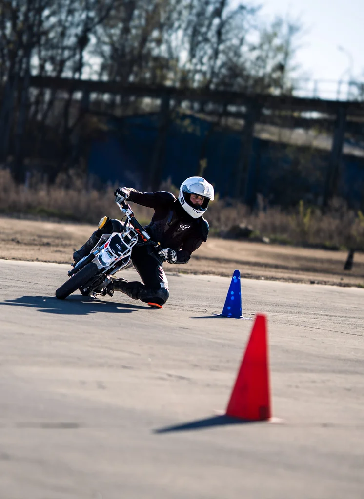 Nauka schodzenia na kolano - zdjęcie 5