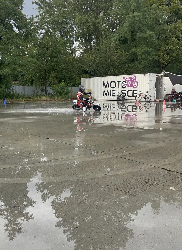 Nauka schodzenia na kolano - zdjęcie 3